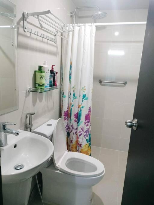 Cubao Manhattanheights U31n Tb, Unit Apartment